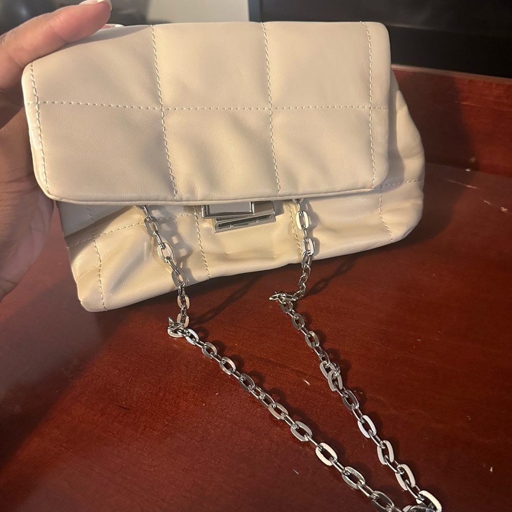 Elegant Cream Quilted Chain Bag